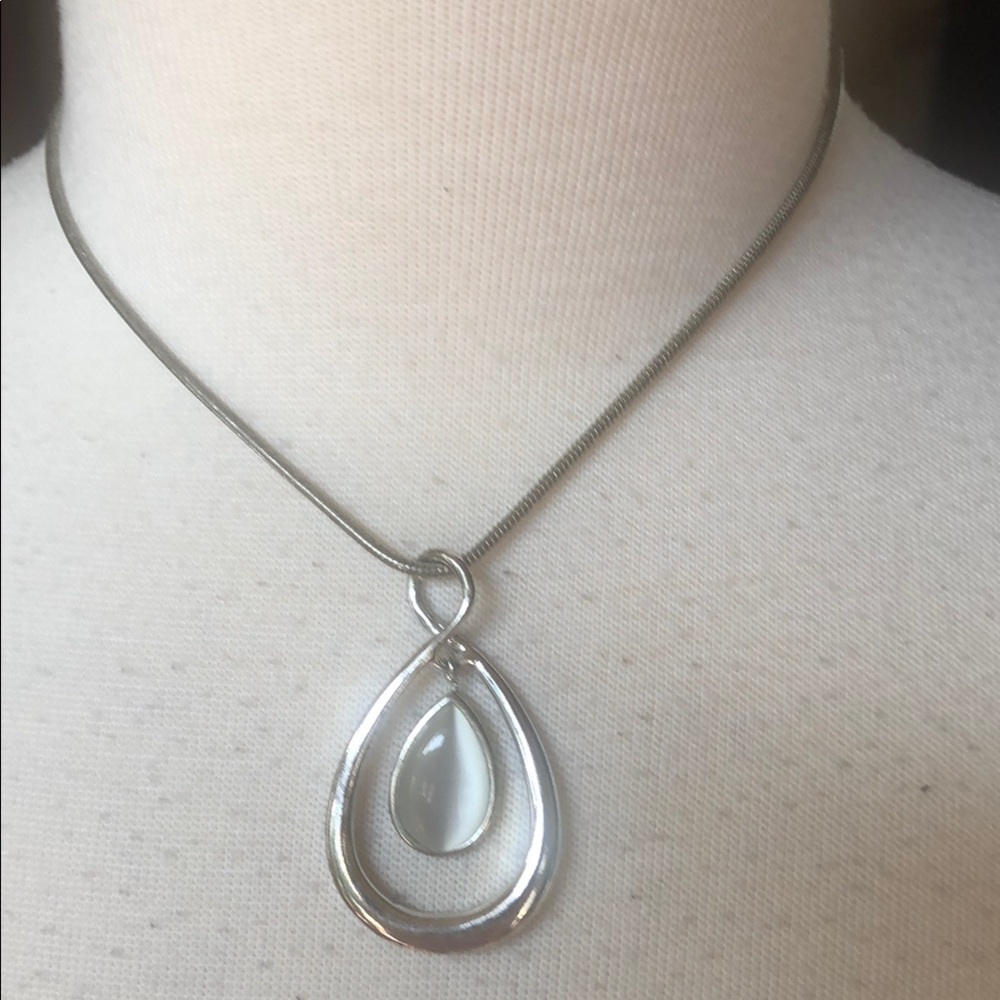 Elegant Silver Teardrop Pendant Necklace